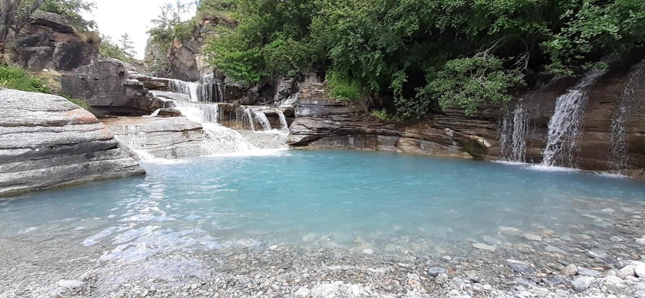 Location Vacances Saint Michel De Maurienne "Le Dahu"アパートメント エクステリア 写真